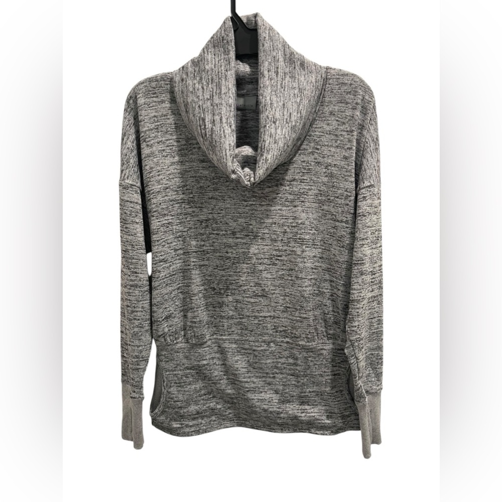 Athleta Running Pullover Sweater Kangaroo Pockets Turtle Neck Size S Grey